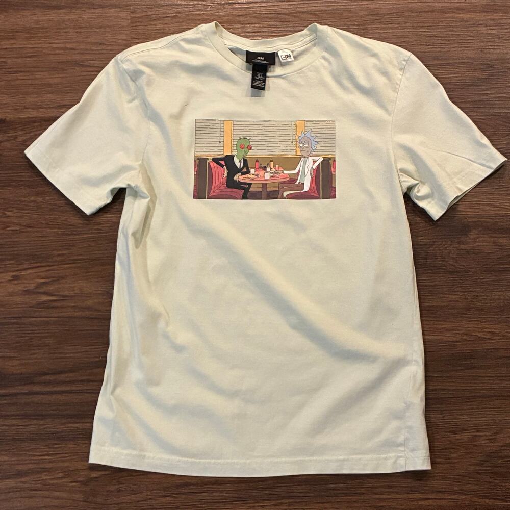 H&M Rick And Morty Cartoon Network Diner Scene Graphic Tee Size S